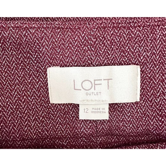 Elegant Burgundy Skirt - Picture 5 of 6